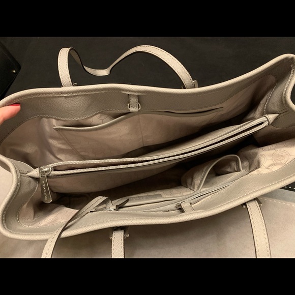 Michael Kors Handbag - Picture 3 of 8